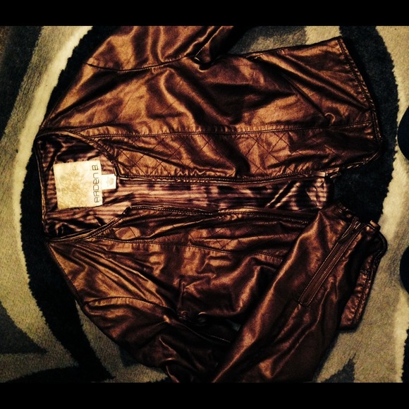 💢SOLD💢Hot Bronze Arden b leatherette!! - Picture 2 of 3