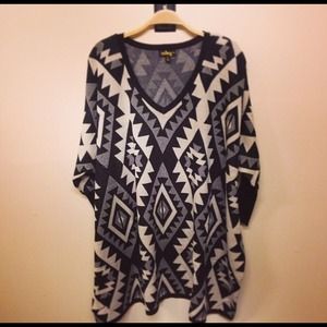 Long-sleeve v neck tribal print sweater