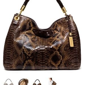 NOT SELLING!!!!!!!!! I AM SEARCHING FOR THiS BAG!!