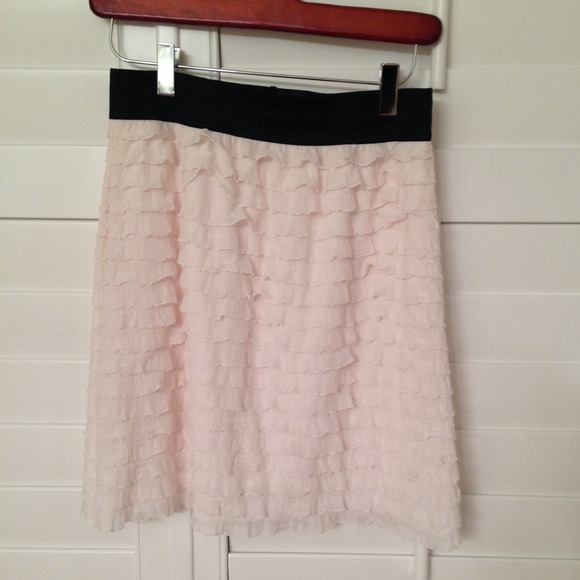 DONATED 💖 pale pink ruffled skirt