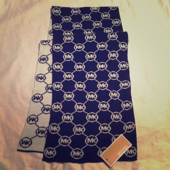 Michael Kors scarf
