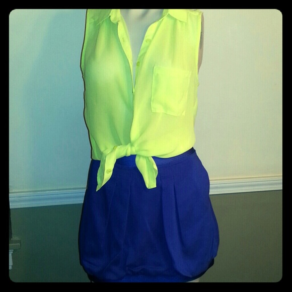 Sleeveless blouse