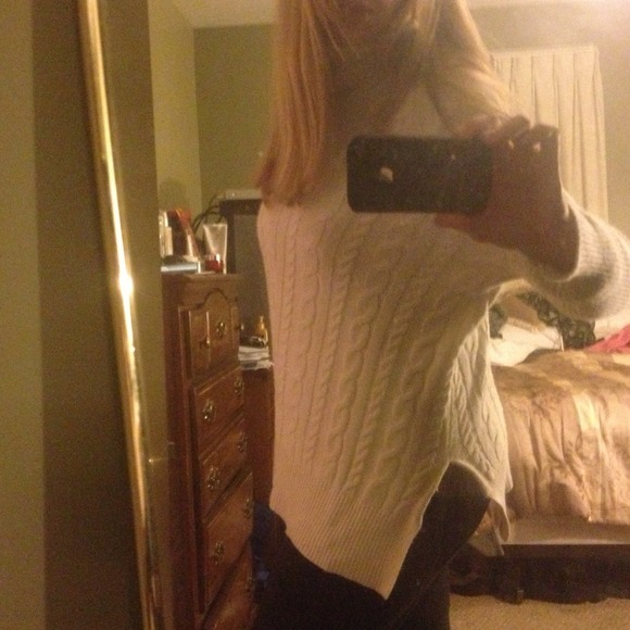 Cream cable knit poncho style sweater-no flaws - Picture 3 of 3