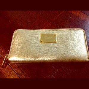 Authentic MIcheal Kors wallet!!