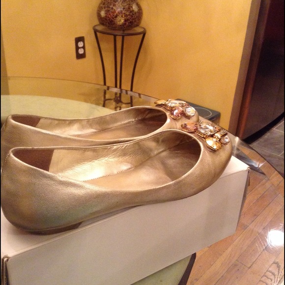 *SOLD*Banana Republic Flats - Picture 4 of 4