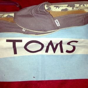 Toms shoes
