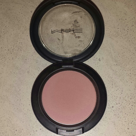 Mac blush. S Old
