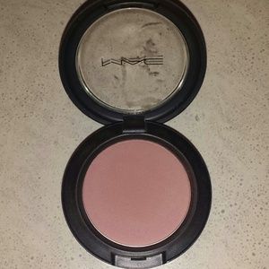 Mac blush. S Old