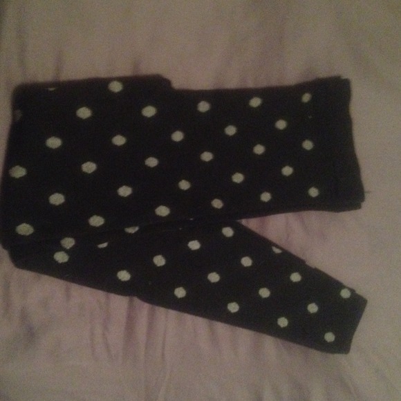 Black and grey polka dot leggings