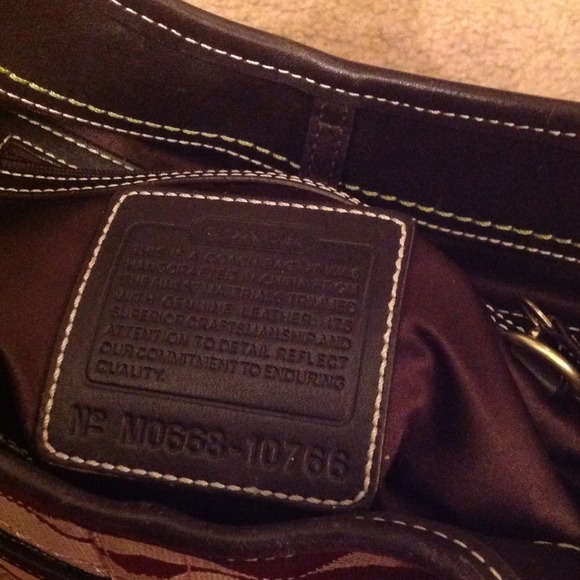 Bucket style Coach - Picture 2 of 3
