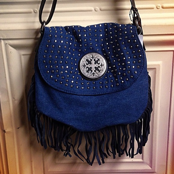 βπ«SOLD IN BUNDLEβThe Medallion Fringe Crossbody - Picture 2 of 4