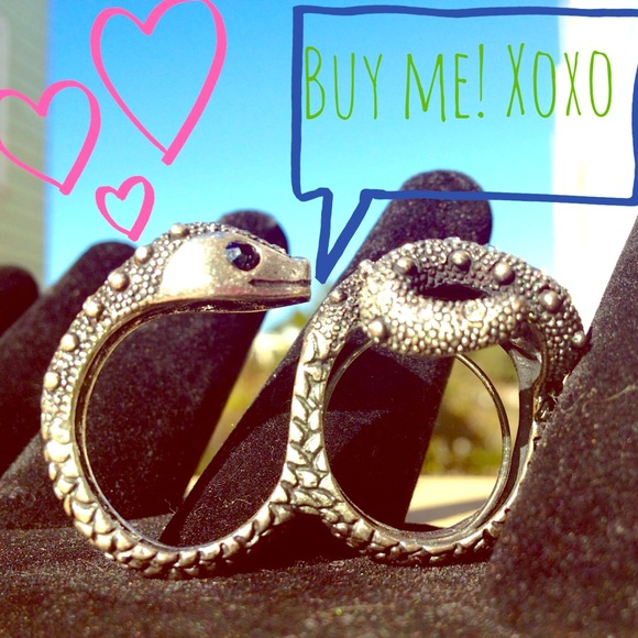 🌟Double Finger Snake Ring🌟