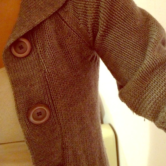 💥SOLD💥 Adorable long grey button up sweater