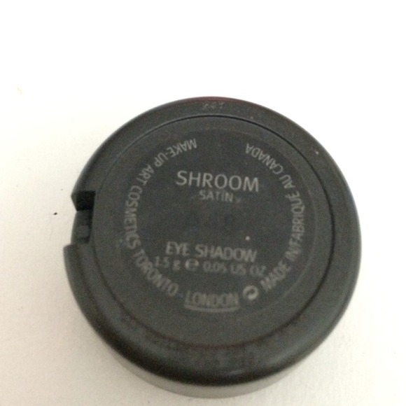 Mac eyeshadow - Picture 2 of 2