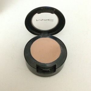 🚫SOLD🚫Mac concealer