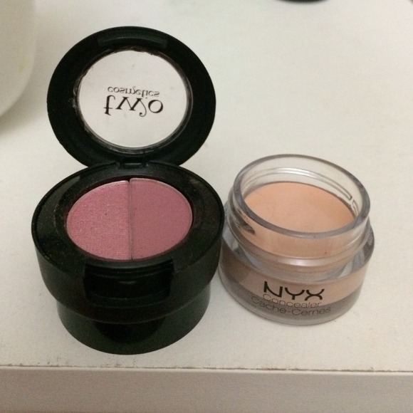 Nyx concealer in a jar and eyeshadow