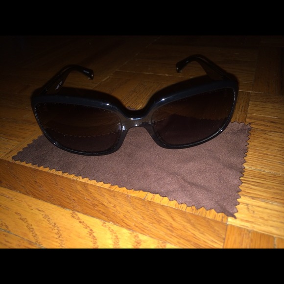 SOLD - Coach Sunglasses - Picture 2 of 4