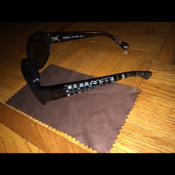 SOLD - Coach Sunglasses - Picture 3 of 4