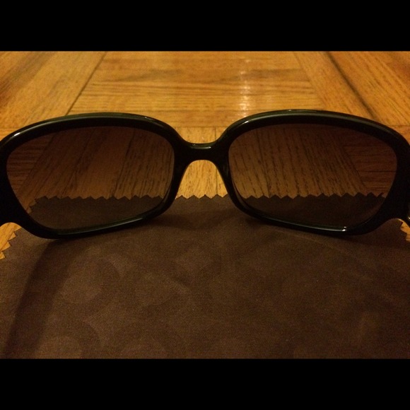 SOLD - Coach Sunglasses - Picture 4 of 4
