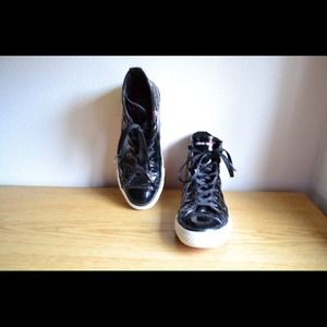 Converse limited edition ( red ) product