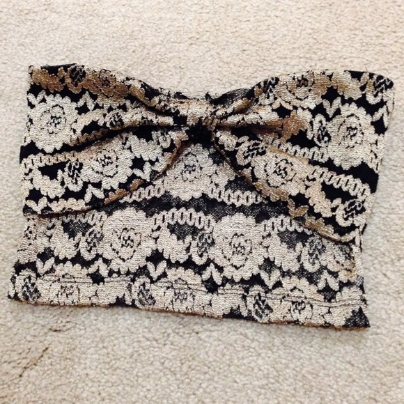 ❌SOLD👊 Lace crop top