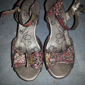 Floral Wedges
