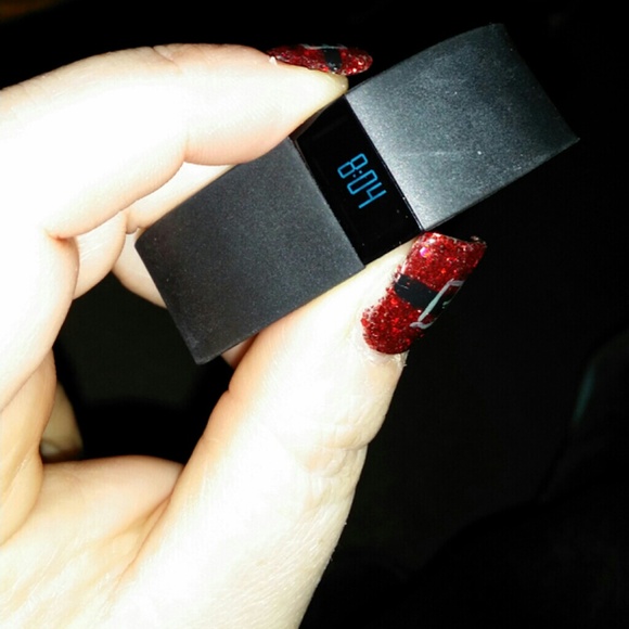 Fitbit force new wore once it's a large fitbit