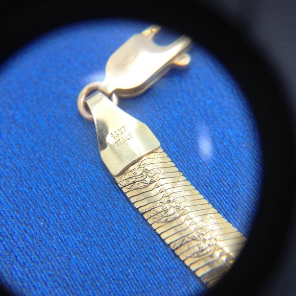 14k Yellow Gold Dome Herringbone Bracelet - Picture 2 of 4