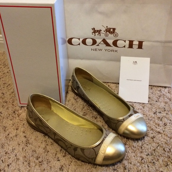 🌟SOLD🌟Coach Cecile flats