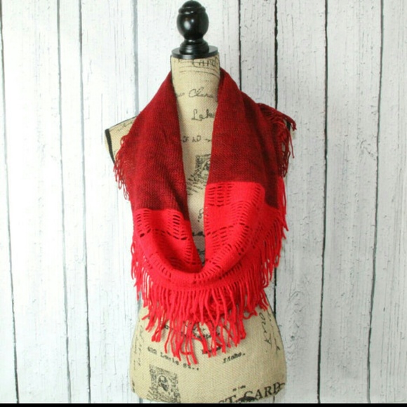 Two toned Red knit infinity scarf