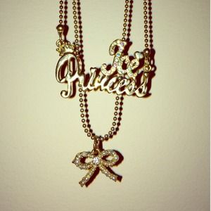 Betsey Johnson Necklace!!