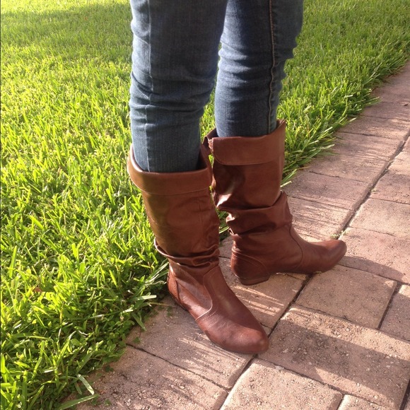 Candies Size 8 brown leather boots.