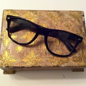 Black "NERD" frames NWOT