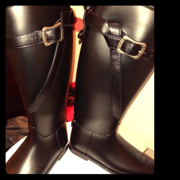 Black rain boots