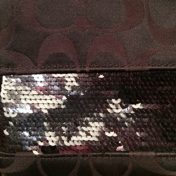 AUTHENTIC BLACK W/ BLACK SEQUINS COACH WRISTLET! - Picture 2 of 4