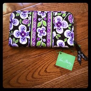 Vera Bradley Accordion Wallet!!