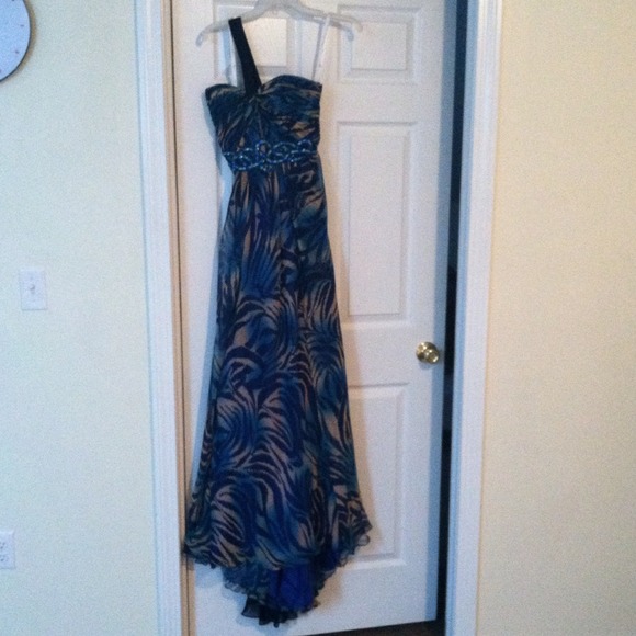 Patterned blue gown