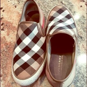 Burberry slide on sneakers