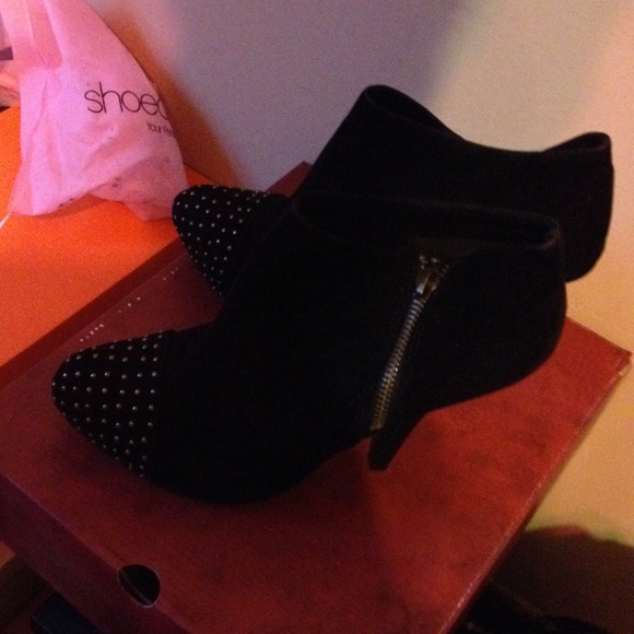 Black heels - Picture 2 of 2