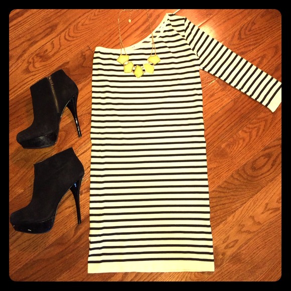 Joyce leslie Dresses & Skirts - One Sleeve Dress!!