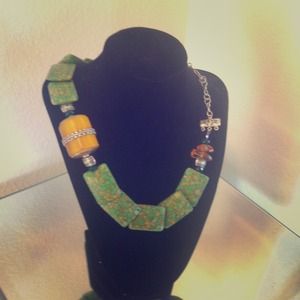 Jasper & natural Emerald necklace &earring set