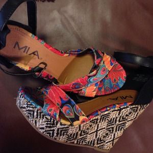 MIA Wedges
