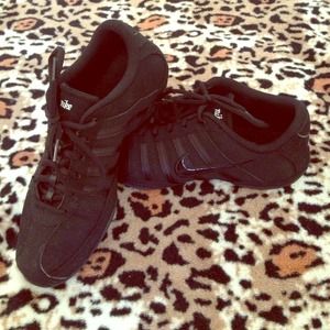 On hold till Wednesday! NIKE court shoes