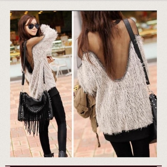 Other - {HOLD for @Melody858 }Sexy pullover