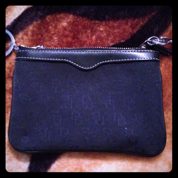 Dooney & Bourke Clutches & Wallets - ‼️sold‼️Dooney n Burke wristlet!!🎄👝‼️sold‼️