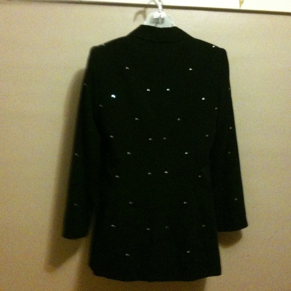 Blazer - Picture 2 of 3