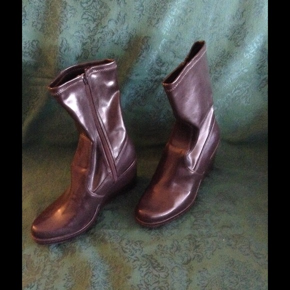 Unlisted Brown Stretchy Pleather Boots. 8m - Picture 1 of 4