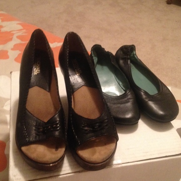 Bundle for @adriiiiiiiana: MK Wedges & BCBG Flats