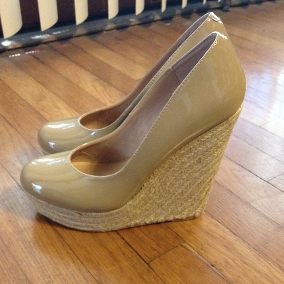 💢SOLD💢 Steve Madden Wedges - Picture 1 of 4
