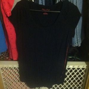 Black tee